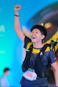 BIB: 5108, 130
                            <button type="button" onclick="openModal(21769062)" class="btn btn-primary btn-sm float-right btn-popup" data-toggle="modal" data-target=".modal-high-quality">
                        <i class="fas fa-shopping-cart"></i> Add to Cart
                    </button>
                                            <button type="button" onclick="isThisMe(21769062, true)" class="btn btn-success btn-sm float-right btn-popup btn-isme hidden" data-toggle="tooltip" data-placement="bottom" title="นี่คือรูปของคุณใช่ไหม คลิกที่นี่เพื่อเอาเข้าอัลบั้ม">
                        <i class="fas fa-plus"></i> Add to album
                    </button>
                    <button type="button" onclick="isThisMe(21769062, false)" class="btn btn-warning btn-sm float-right btn-popup btn-isnotme hidden">
                        <i class="fas fa-ban"></i> Remove from album
                    </button>